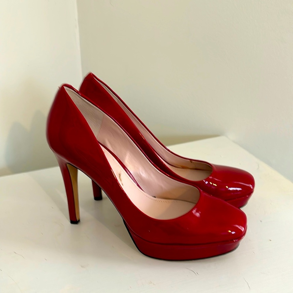 Vince Camuto NWOT women’s pumps size 8 in excellent condition